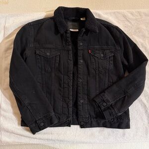 Levi’s women’s faux shearling Black Denim Jacket